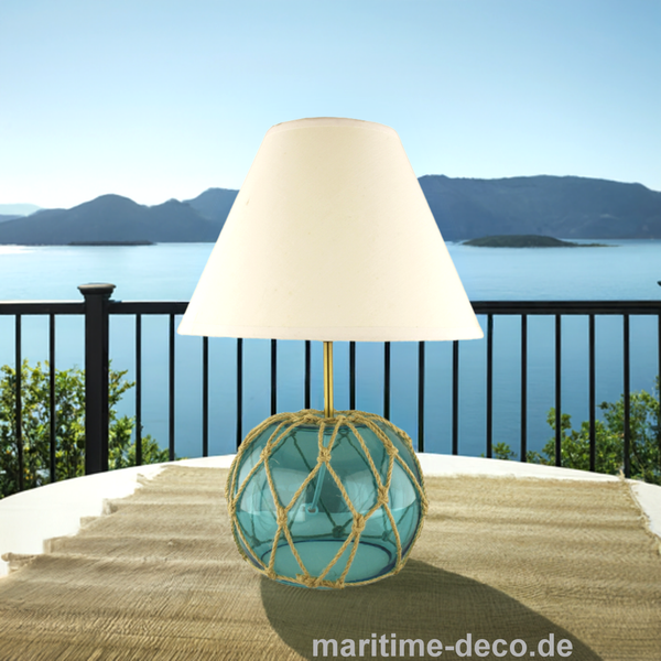 Tischlampe mit Fuß als Fischerkugel und Stoffschirm