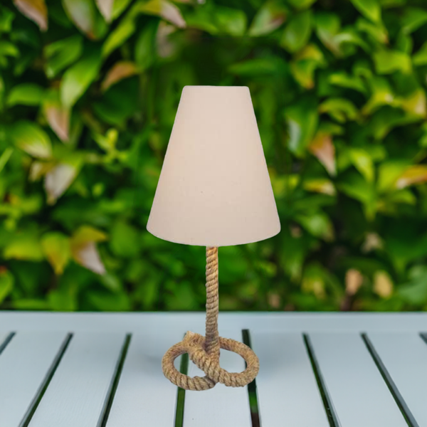 Maritime Tischlampe mit Lampenfuß aus gedrehten Hanfseil- Lampe Tau