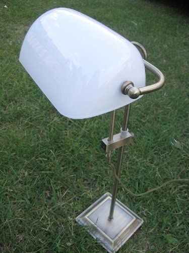 Schreibtisch/Bankerslampe Messing brüniert- anlaufgeschützt- kein polieren- mit Milchglasschirm