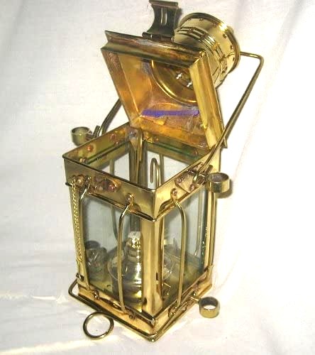 Eckige, massive Petroleum- Schiffslampe- Schiffsleuchte aus Messing H 25 cm