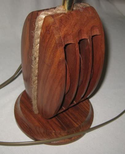 Maritime- Schiffslampe- Tischleuchte - H 39 cm- elektrisch - Holz/Messing/Tau