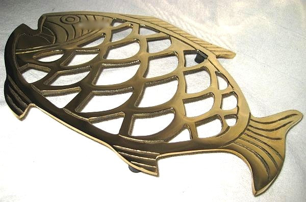 Massiver Untersetzer Fisch aus Messing- 23 cm