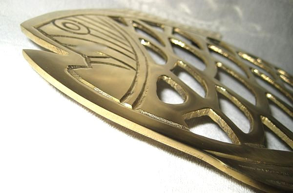 Massiver Untersetzer Fisch aus Messing- 23 cm