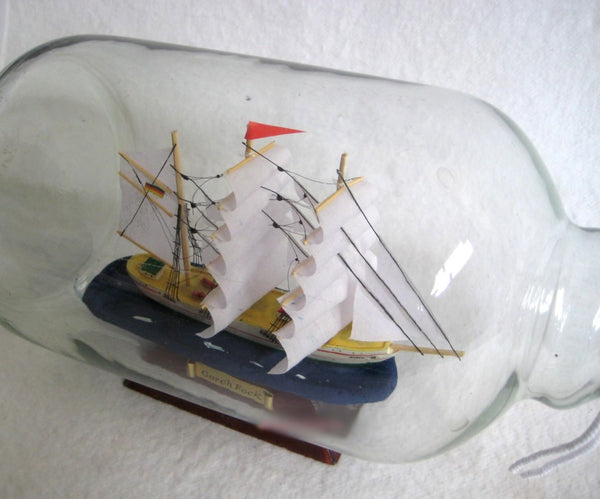 Großes Flaschenschiff- Buddelschiff- Schiff in Flasche- Gorch Fock