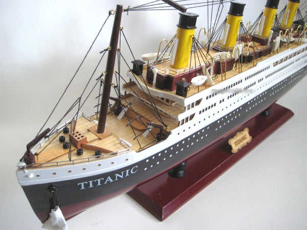 Großes Modell- Titanic- Schiffsmodell aus Holz- Gewicht 6000 g
