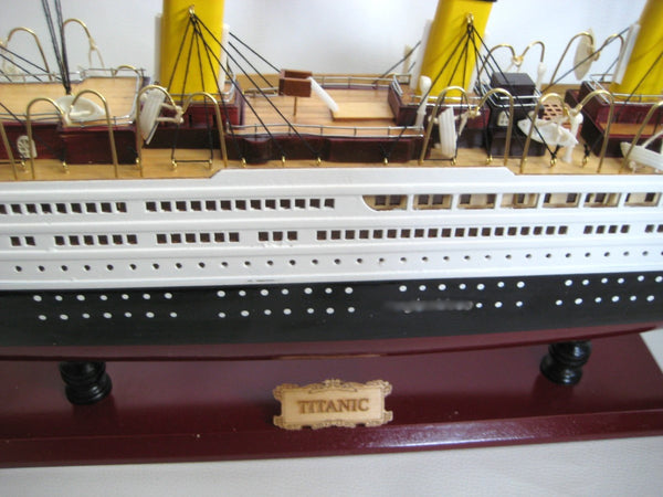 Großes Modell- Titanic- Schiffsmodell aus Holz- Gewicht 6000 g