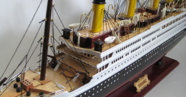 Großes Modell- Titanic- Schiffsmodell aus Holz- Gewicht 6000 g