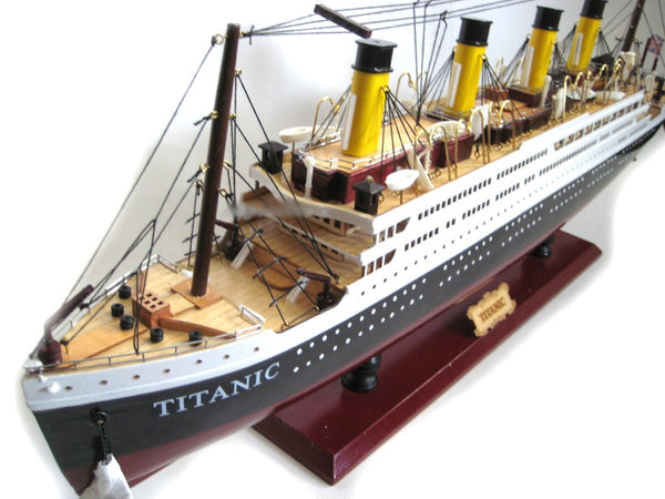Großes Modell- Titanic- Schiffsmodell aus Holz- Gewicht 6000 g
