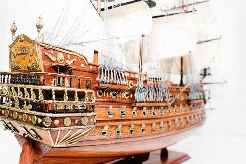 Maqueta de barco exclusivo, marineros, barco de guerra de madera y metal, longitud 75 cm. 
