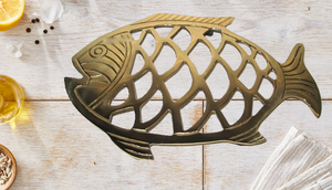 Massiver Untersetzer Fisch aus Messing- 23 cm