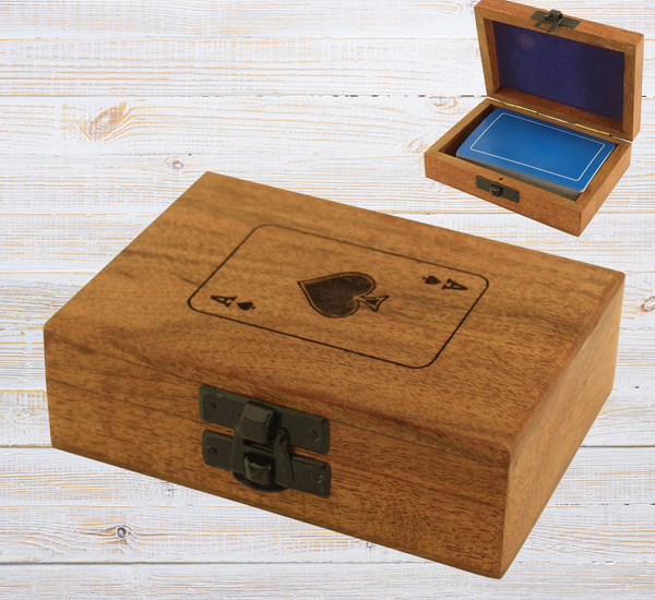 Kartenspiel in Holzbox mit Klappdeckel und Lasergravur - Spielkartenbox