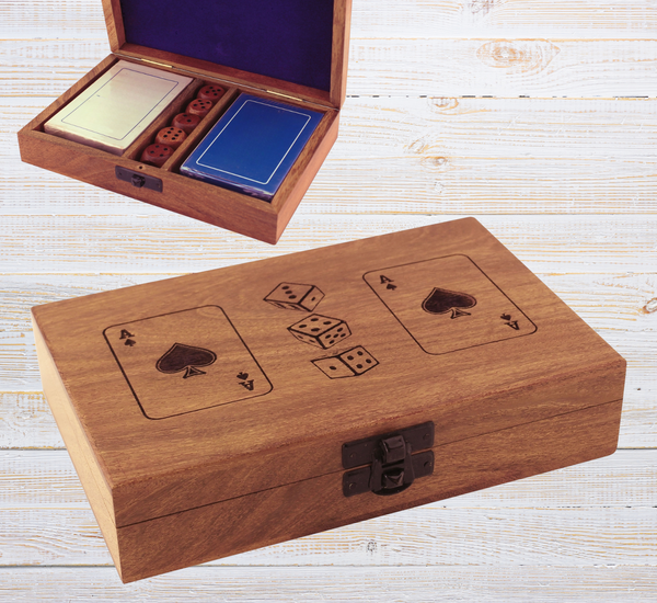 Doppeltes Kartenspiel+ Würfel in Holzbox mit Klappdeckel und Lasergravur - Spielkartenbox