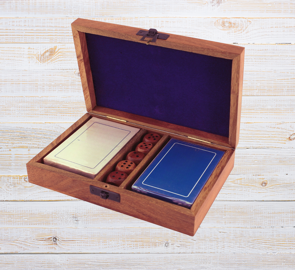 Doppeltes Kartenspiel+ Würfel in Holzbox mit Klappdeckel und Lasergravur - Spielkartenbox