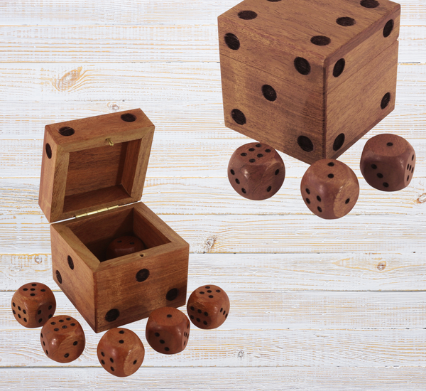 6 Würfel in Holzbox mit Klappdeckel und Lasergravur - Aufbewahrung Würfel, kein Würfelbecher