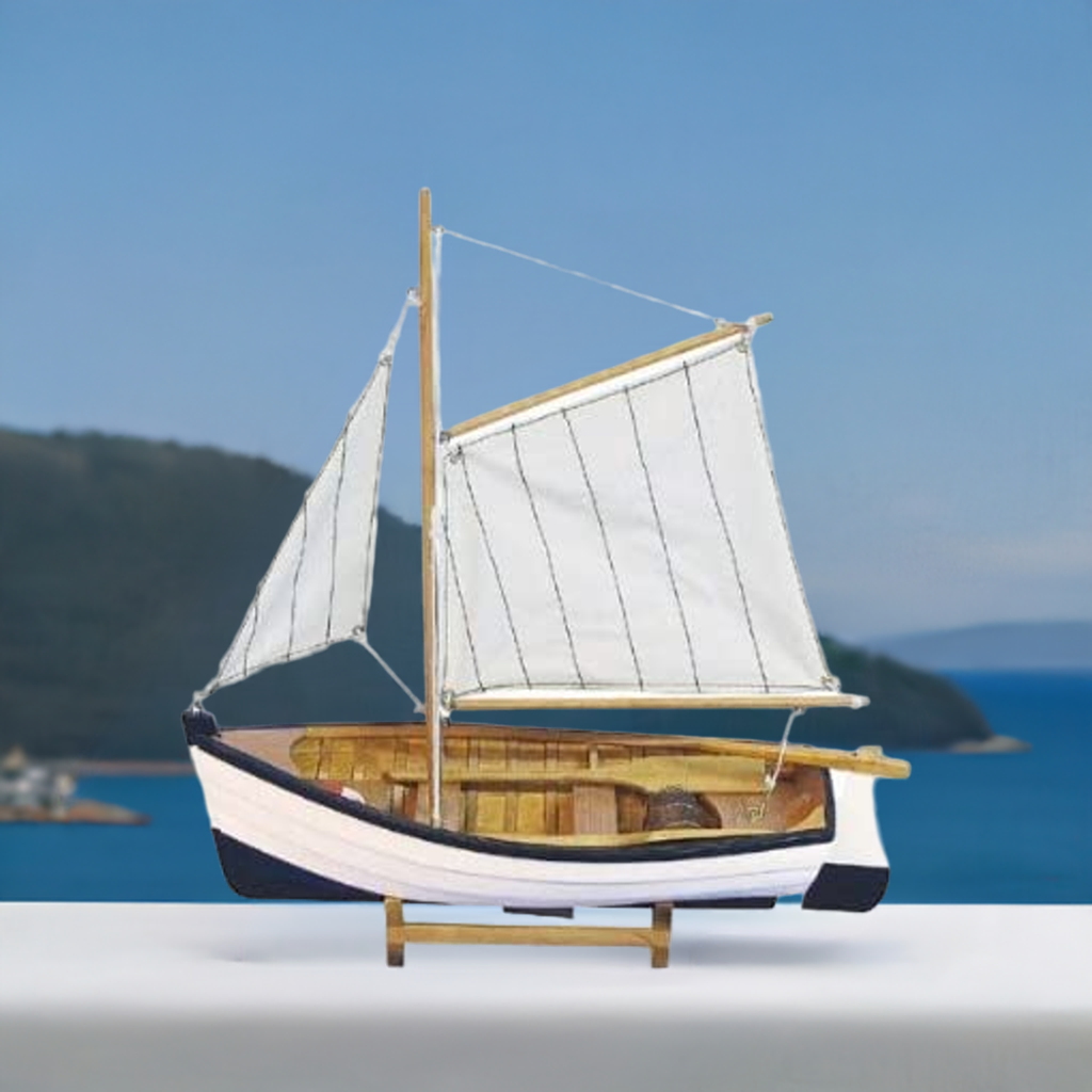 Fischerschiff- Schiffsmodell - Segler - Segelboot - Holzrumpf und Stoffsegel