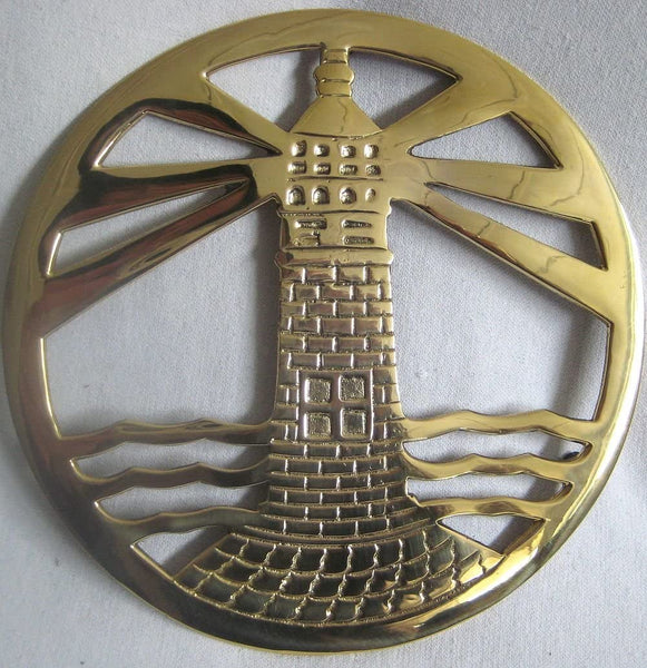 Maritimer Untersetzer aus Messing- Motiv Leuchtturm- 18,5 cm