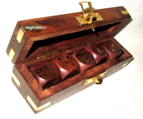 Edle Würfel- Box mit 5 Würfeln aus Holz und Messingintarsien