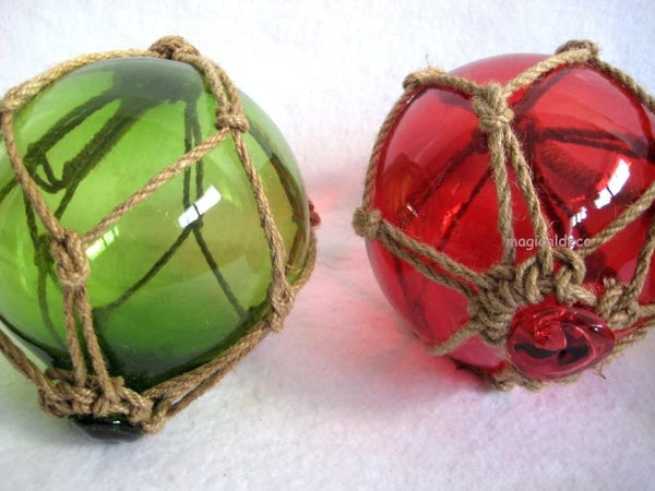 2 X Fischerkugeln im Netz- rot und grün- Maritime Deko- 10 cm