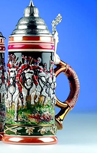 King- Aufwendiger Relief Bierkrug - Husarenkrug mit Signalhornhenkel, 1,5 L - German Beer Stein, Beer Mug - Feinsteinzeug, handbemalt mit Deckel aus Zinn 97% limitiert