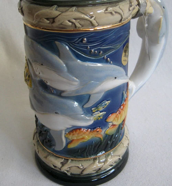 King- Aufwendiger Relief Bierseidel - Meerestiere- Fish, Dolphin- German Beer Stein, Beer Mug - Feinsteinzeug, handbemalt mit Deckel aus Zinn
