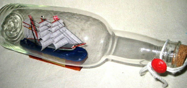 Gorch Fock- Flaschenschiff- Buddelschiff- Schiff in Flasche 29 cm