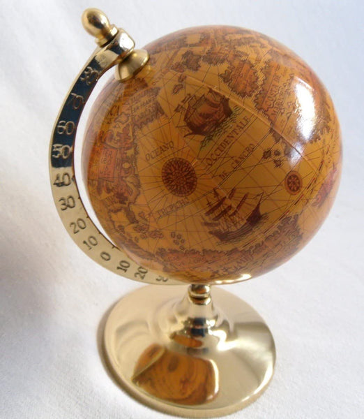 Kleiner Globus im Antikstil mit Fuß aus Messing H 23 cm- Anlaufschutz -kein polieren