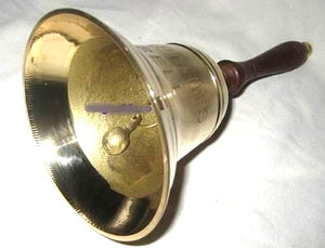 Große Handglocke Messing mit Prägung Captain's Bell mit Holzgriff - H 21 cm
